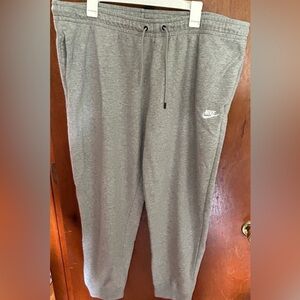 Nike Sportswear Women's Essential Fleece Pants